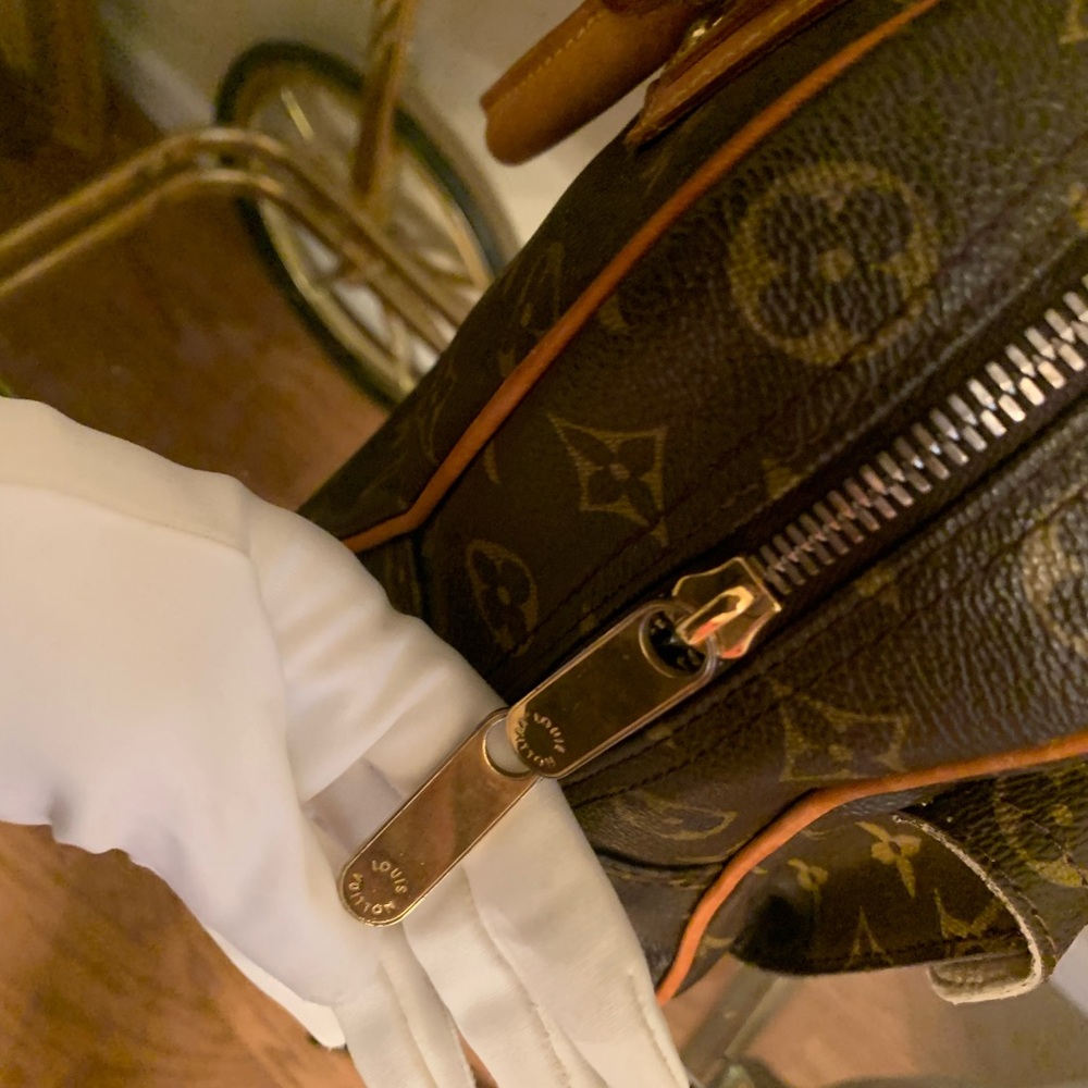 Monogram Manhattan Handbag - Picture 12 of 13